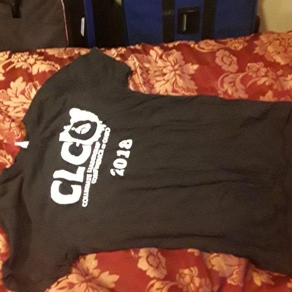 T-Shirts - Picture 2 of 4